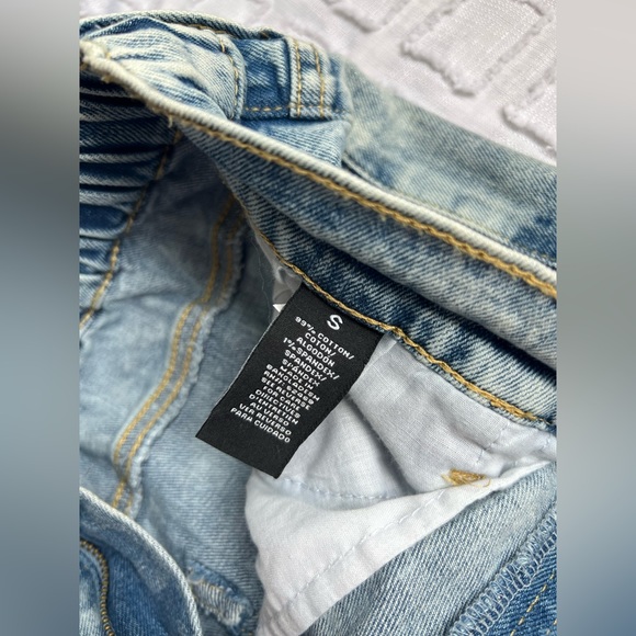 Celebrity Pink Distressed Mom Jeans - Picture 6 of 8